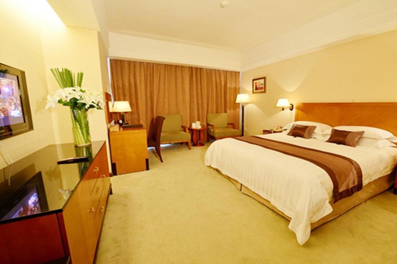 Highton Hotel Shanghai Exterior photo