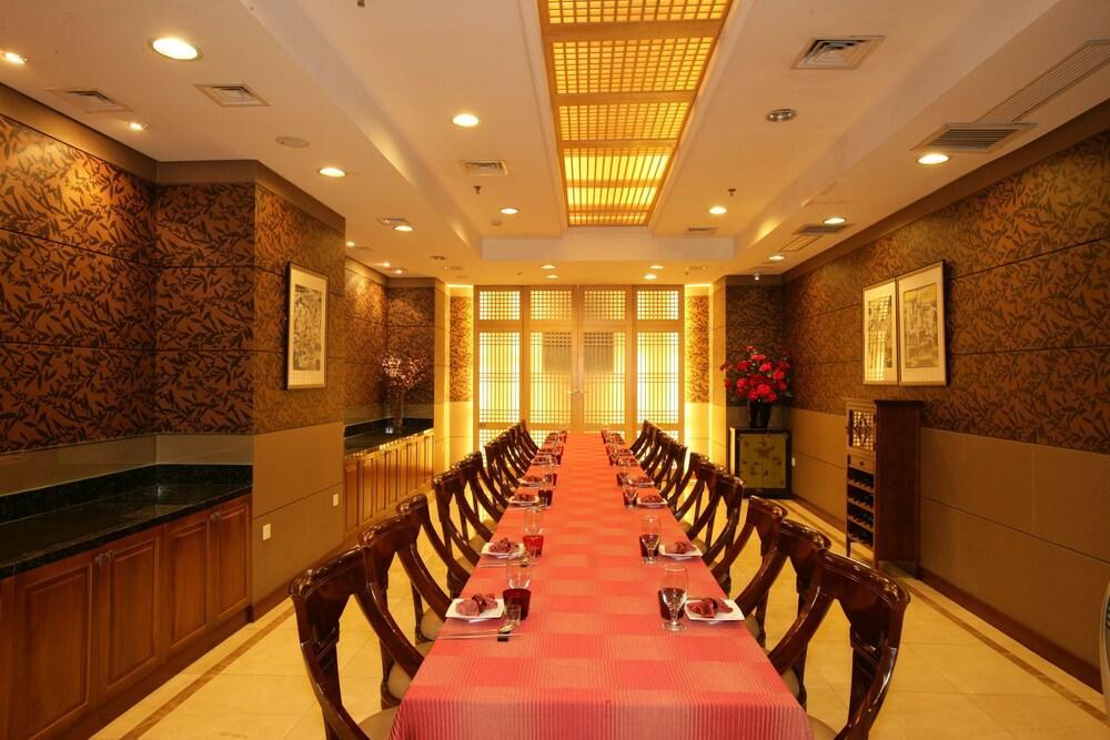 Highton Hotel Shanghai Exterior photo